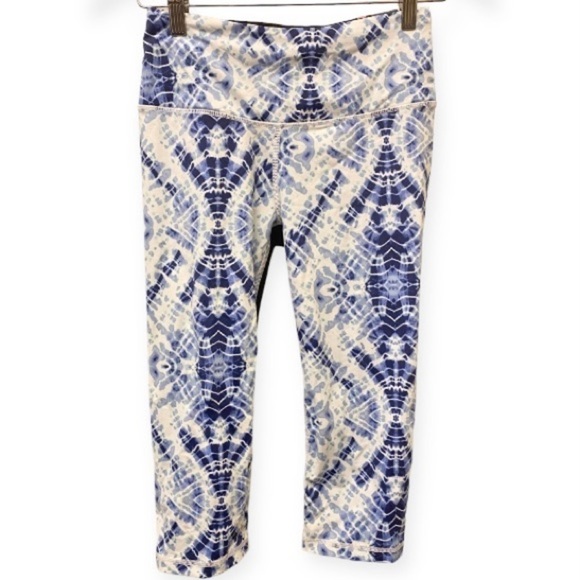 Victoria’s Secret NWT Knockout Crop Leggings Tie Dye Blue & Black Size Small - Picture 3 of 8